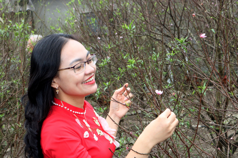 Sắc đào hồng phớt nguyên sơ của rừng núi Hồng Sơn khiến cho Trung Lương trở nên dịu dàng, rực rỡ mỗi độ xuân về - ẢNH BÌNH NGUYÊN
